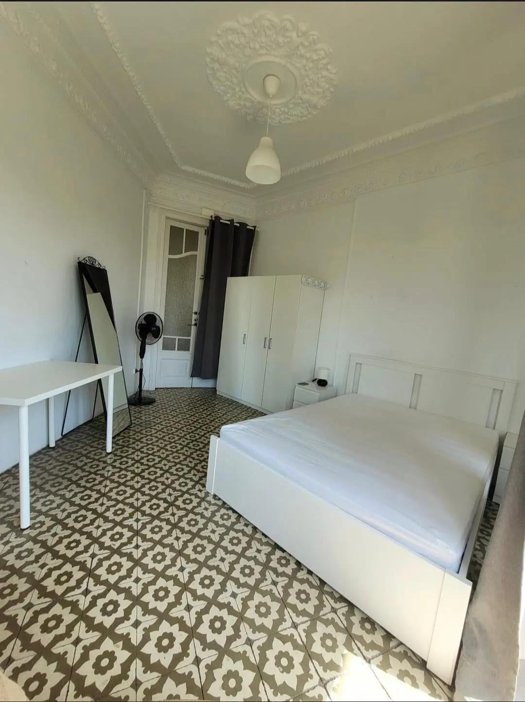 Zimmer in Carrer de Calàbria, Barcelona