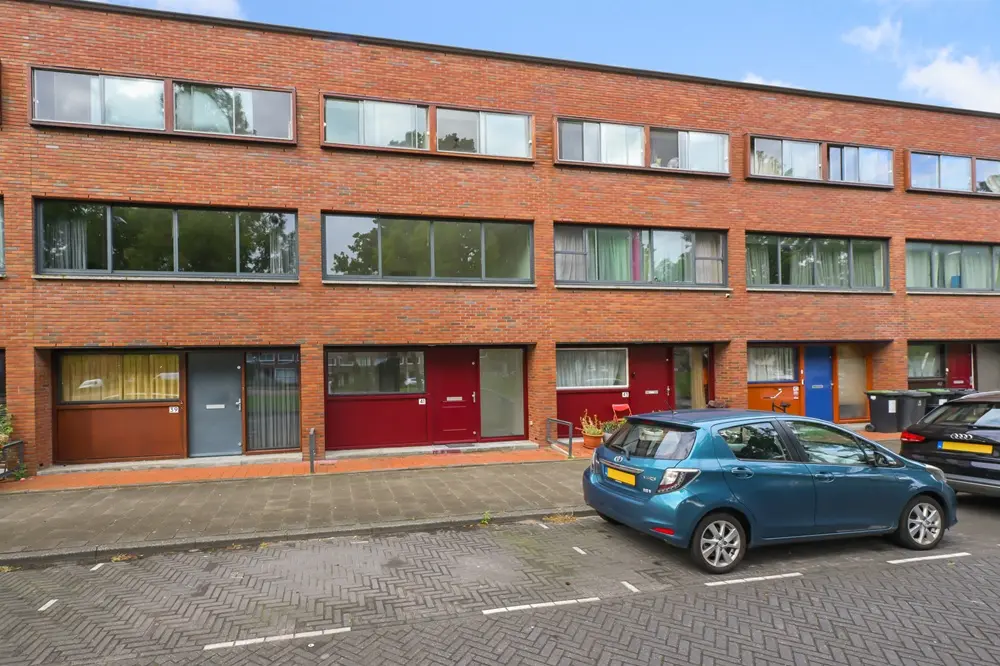 Haus in RADEN ADJENG KARTINISTRAAT, Amsterdam