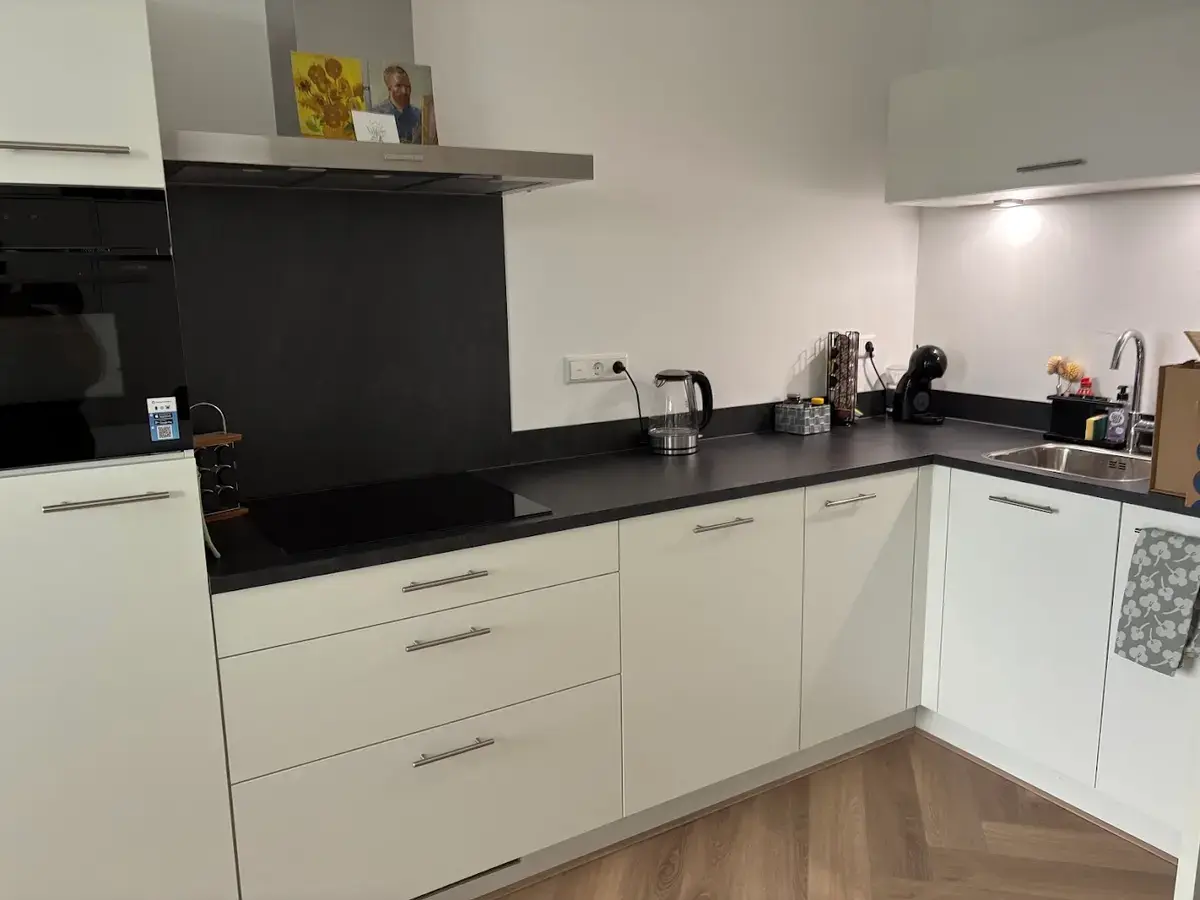 Studio in Hogehilweg 11K27, Amsterdam
