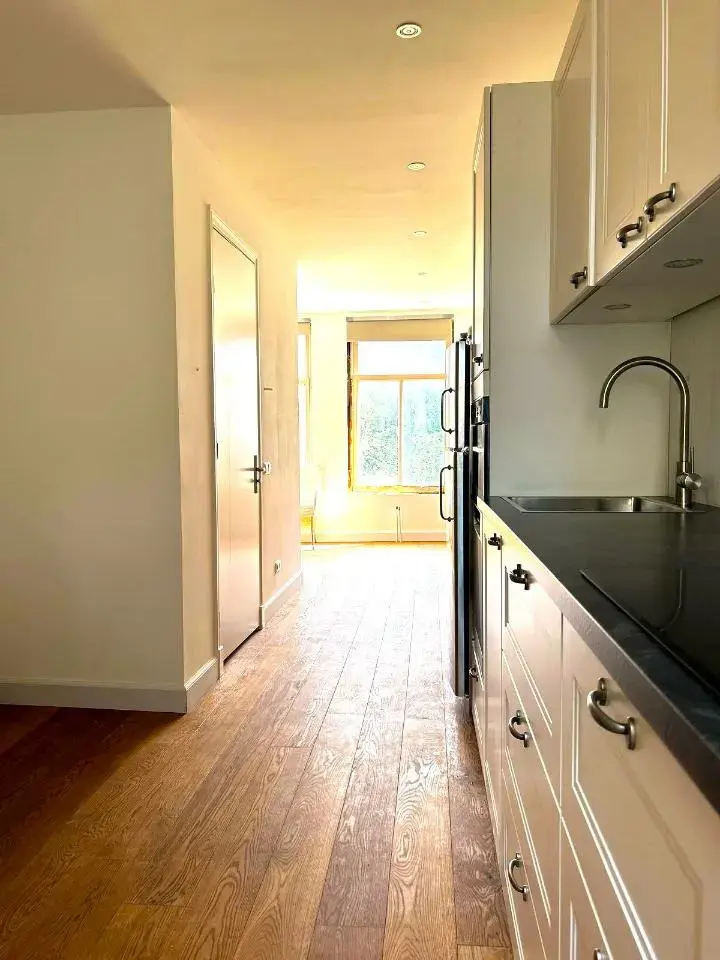 Studio in Saxenburgerdwarsstraat 5bovenetage, Amsterdam